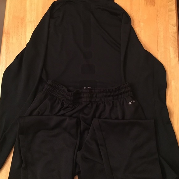 SOLD ❌❌❌❌ Nike Elite Sweatsuit - Picture 2 of 8